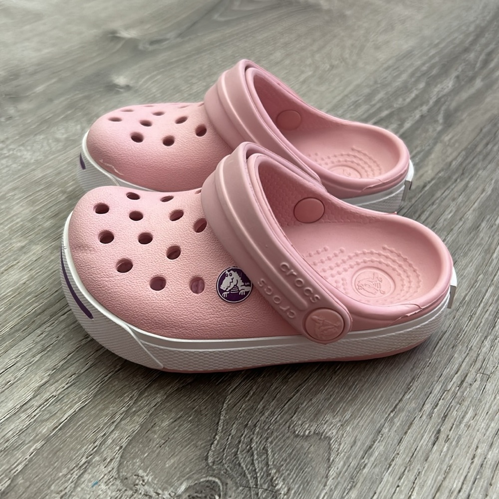 CROCS